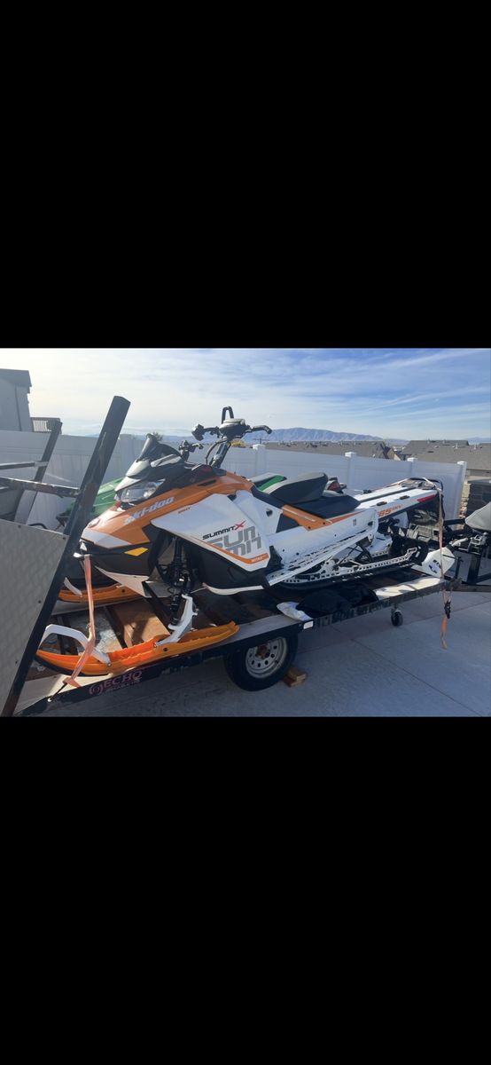 Ski-Doo Summit X 165 SUPER LOW MILES!