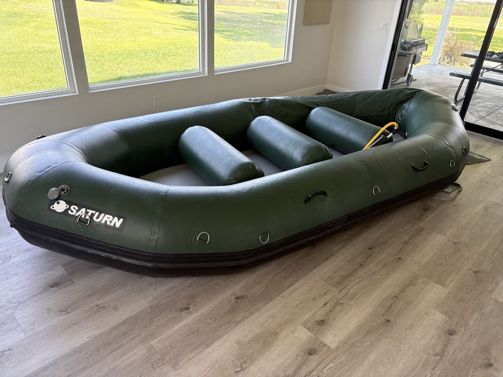 15’ Saturn Raft