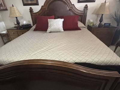 Drexell Heritage King Bed-leather & Wood