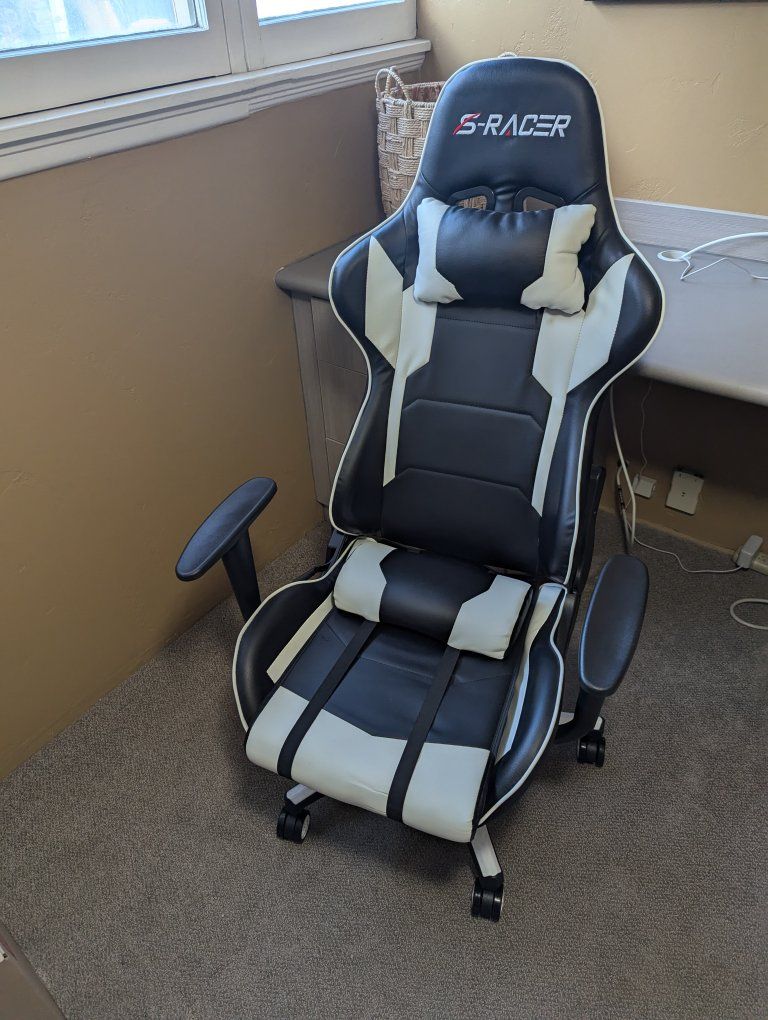 S-Racer gaming chair