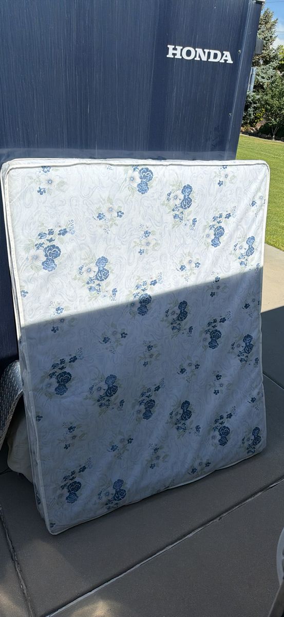 Free trailer rv mattress
