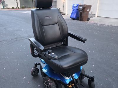 JAZZY AIR2 MOBILITY CHAIR (Less than a year old)