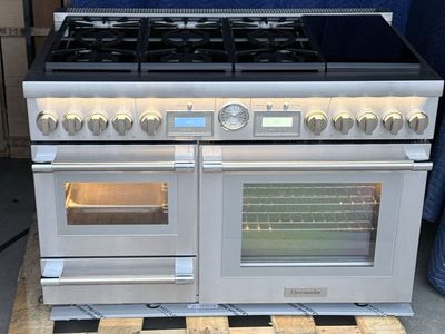 Like New- Thermador Pro Grand 48” Dual Fuel Range. Year 2023. FREE DELIVERY