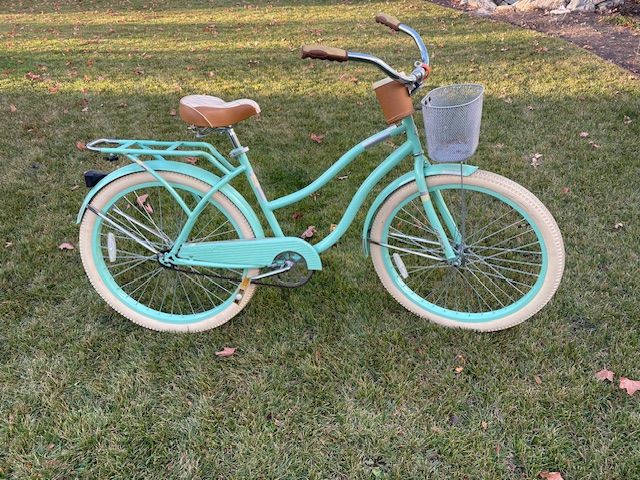 Cute Girls Cruiser