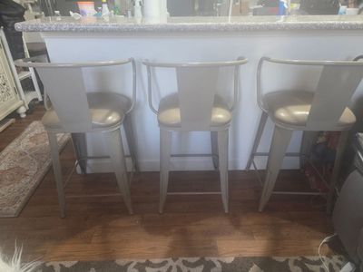 Three Bar Height Barstools Excellent Condition