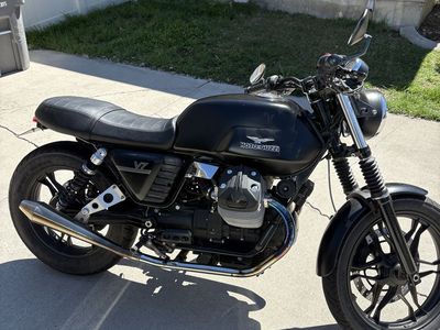2014 Moto Guzzi v7 Stone