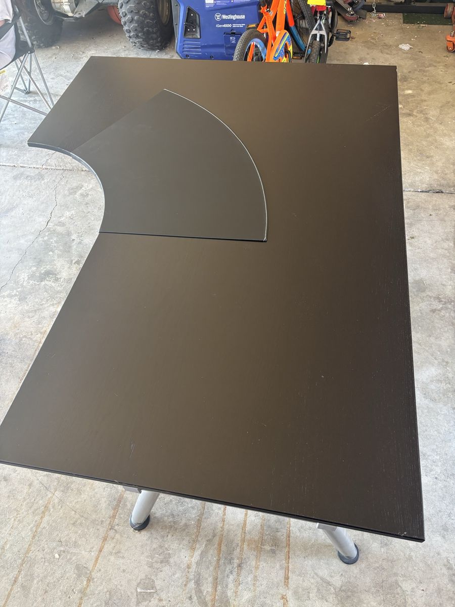 Black Corner Computer Desk with Metal adjustable Legs - Spacious L-Shaped Office Table