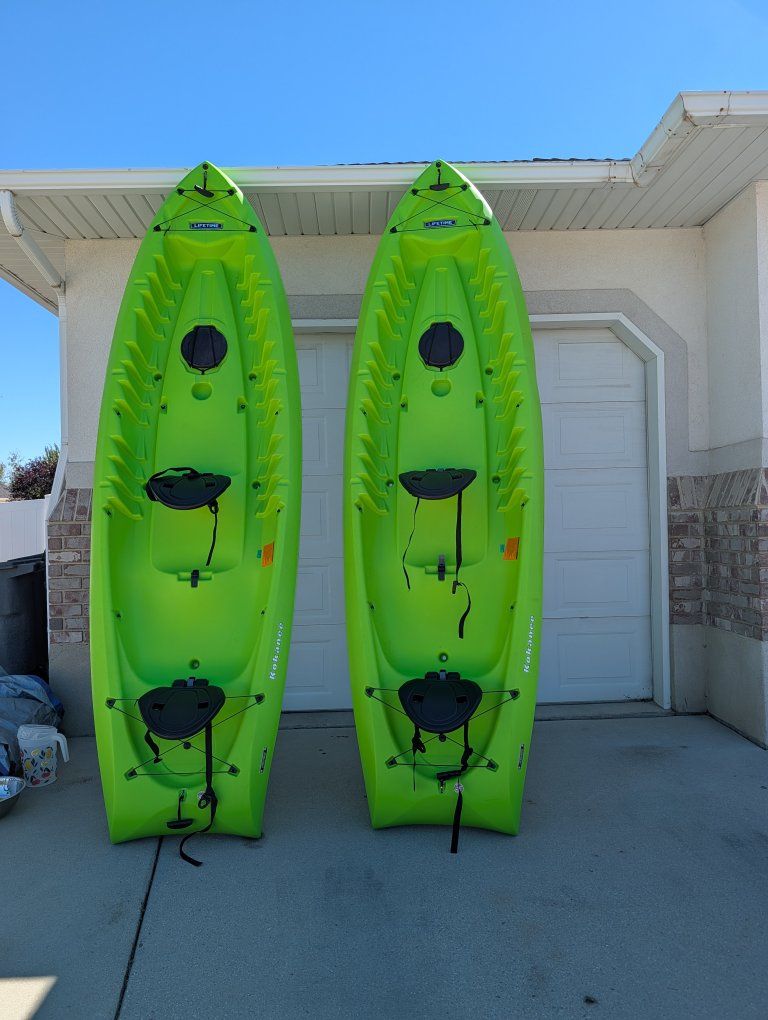 Yakima Rack and Roll Kayak Trailer with 2 Lifetime Kokanee Kayaks - Excellent Condition