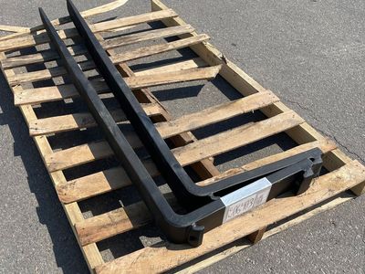 UNBRANDED Heavy-duty Forklift Forks 62”x4" (Used, Like New)
