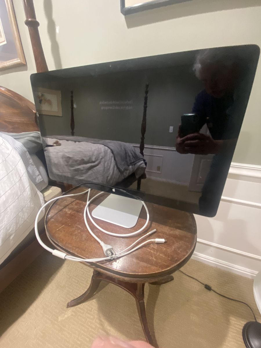 The 27-inch Apple Thunderbolt Display (Model A1407)