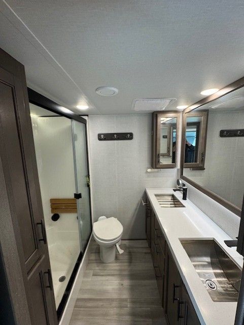Main image 13