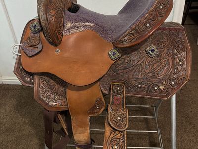 13 Inch Barrel Saddle
