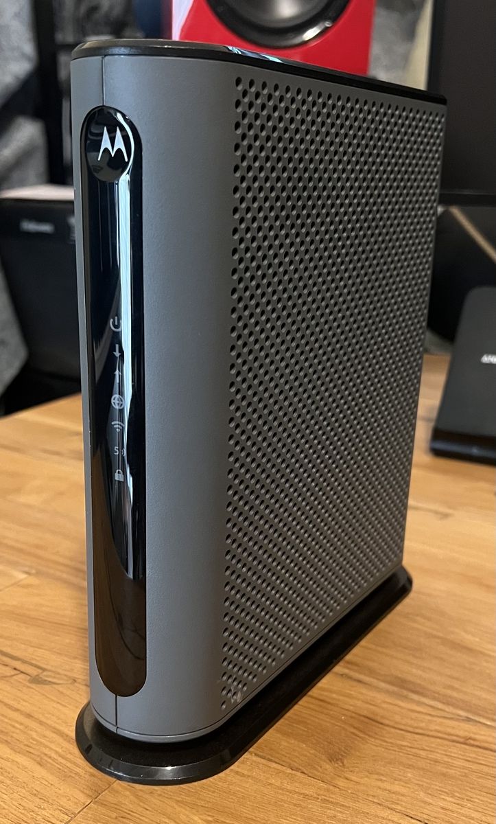Motorola MG7700 Modem Router combo