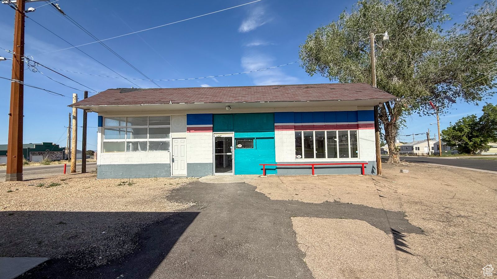 Prime commercial location right in the heart of East Carbon