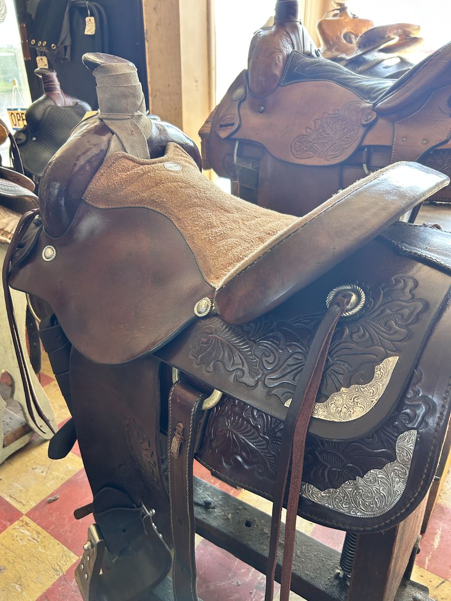 15 1/2 inch Roping Saddle