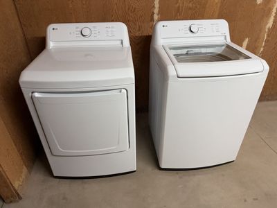 LIKE NEW Washer & (Gas) Dryer LG