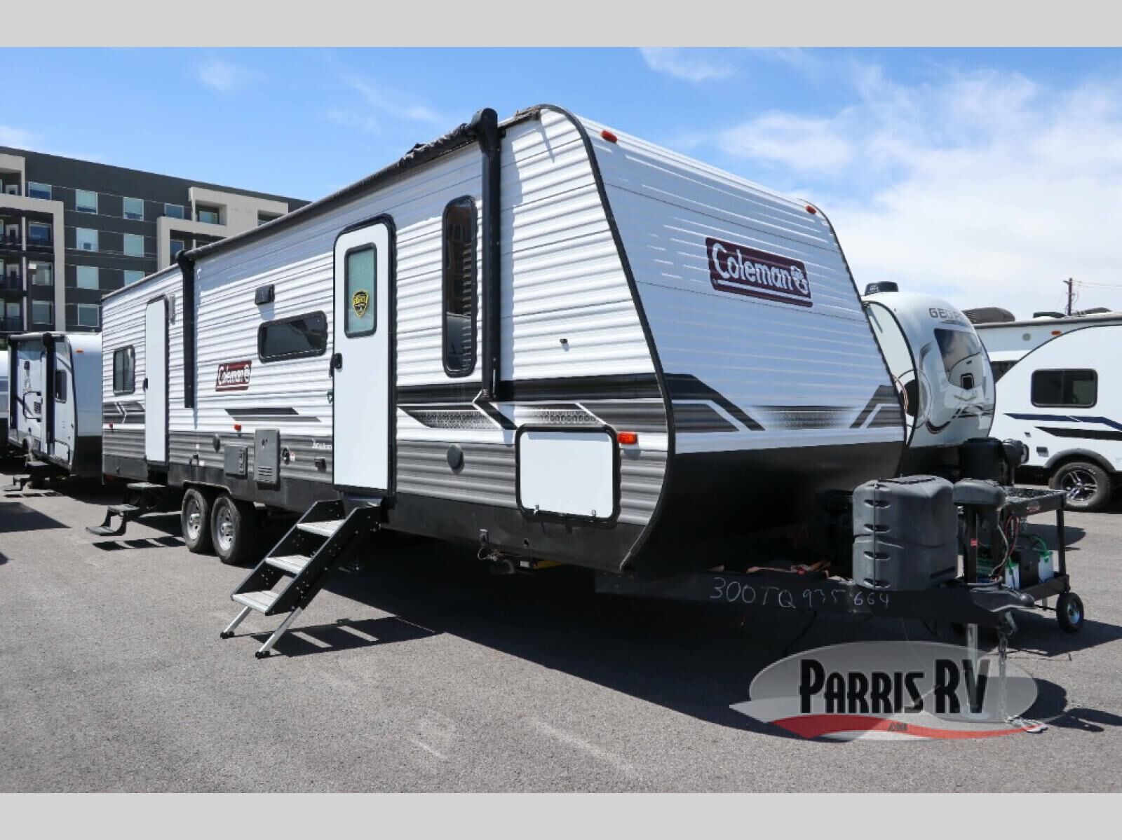 Used 2024 Dutchmen RV Coleman Lantern 300TQ