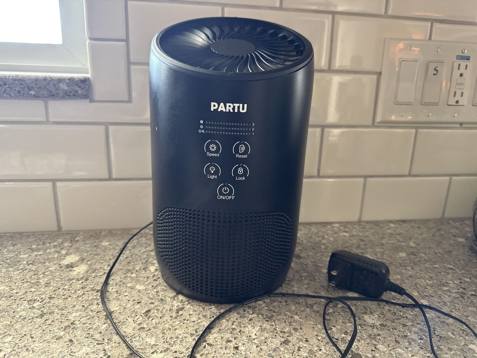 Small air purifier