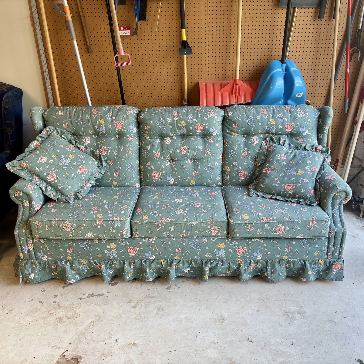 Hide-a-bed in excellent condition
