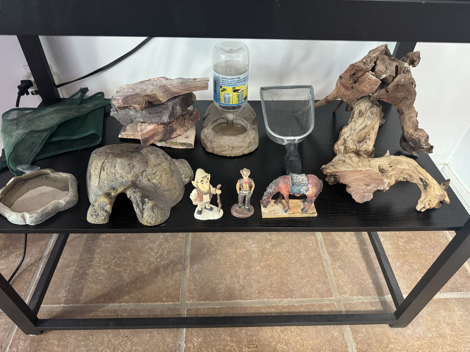 Main image 3