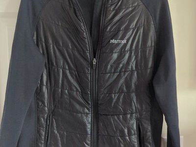 Large Women's Marmot Variant puffer Jacket