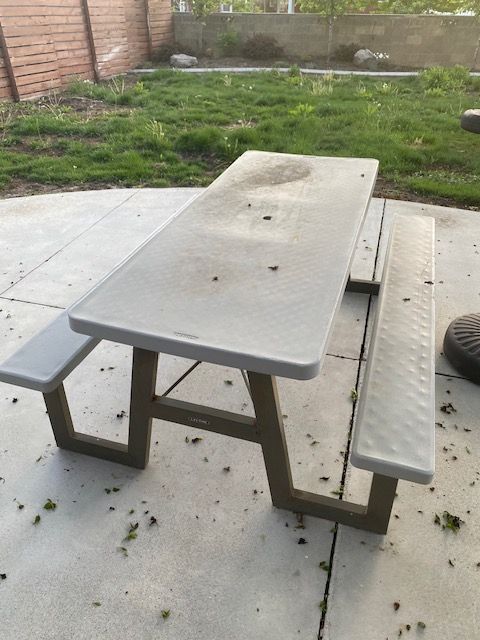 Liftetime Picnic Table with Umbrella