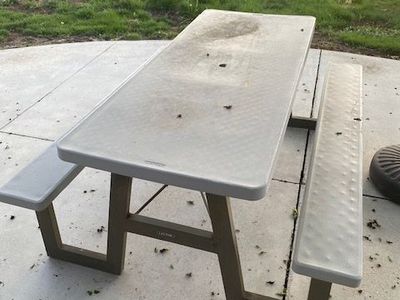 Liftetime Picnic Table with Umbrella