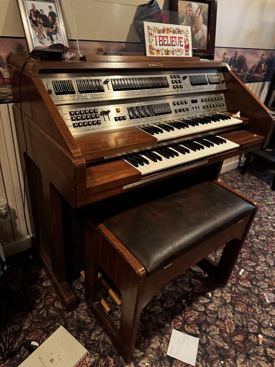 Baldwin organ
