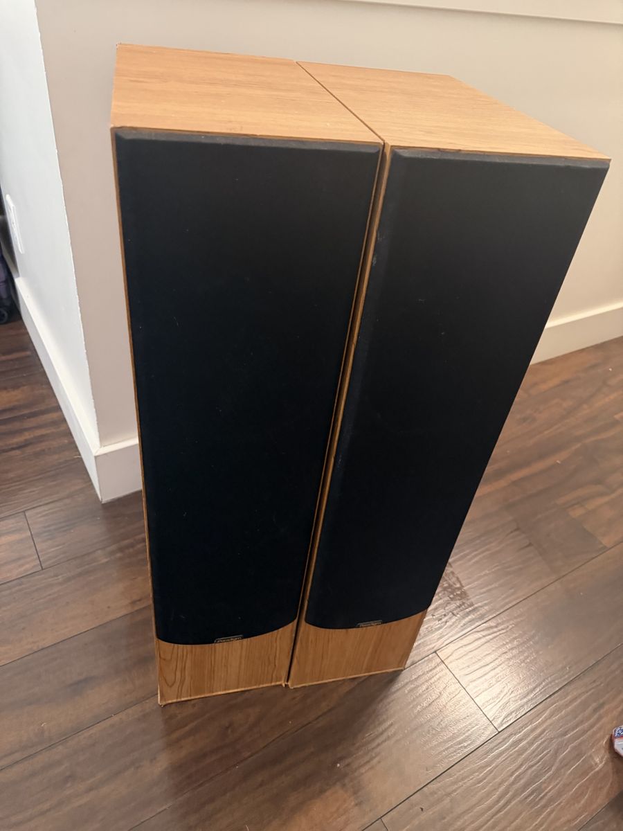 Paradigm Monitor 7 Tower Speakers - High Definition Floorstanding Speaker System (Pair)