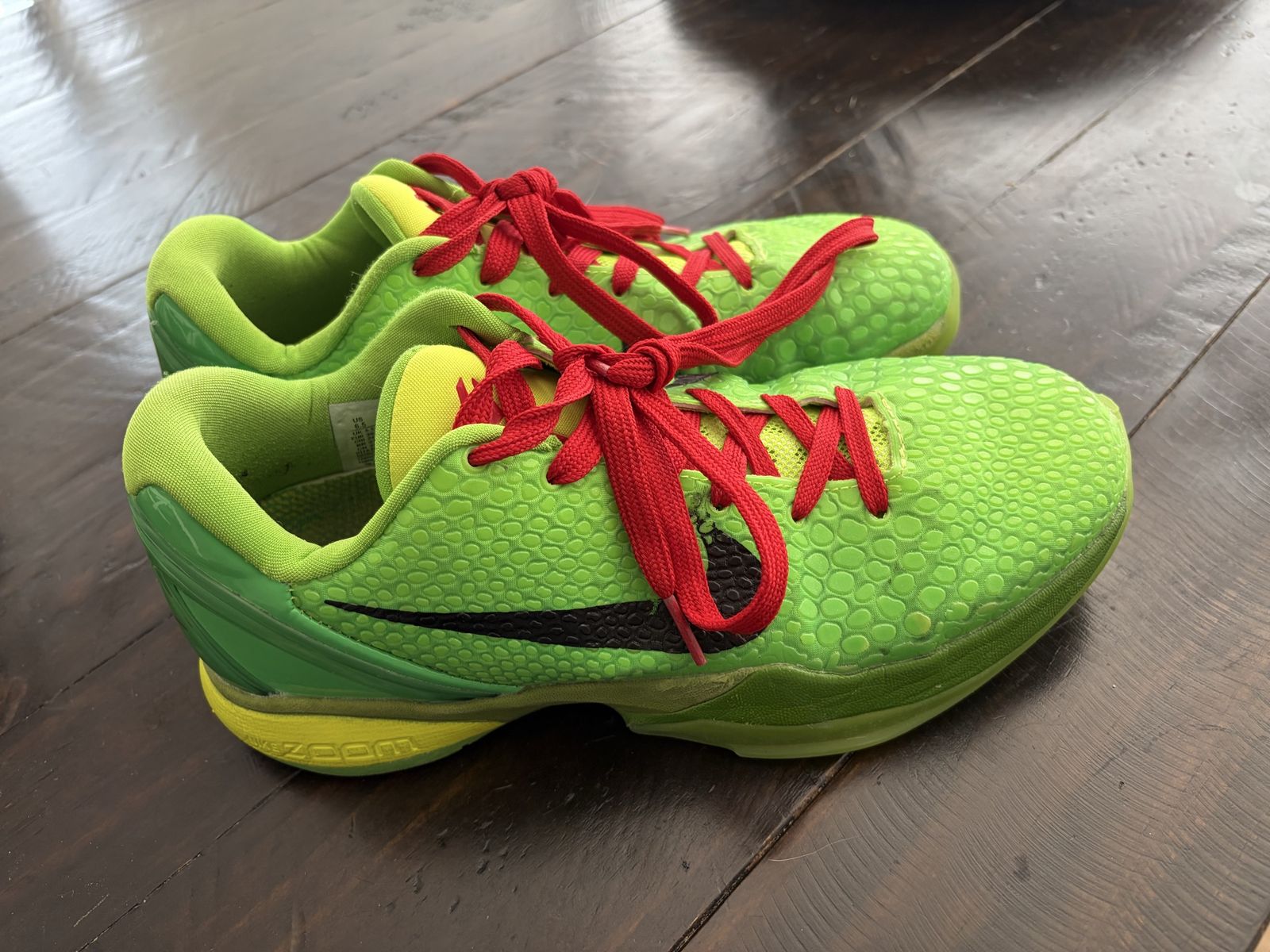 Kobe Bryant Nike Zoom 6 grinch basketball shoes