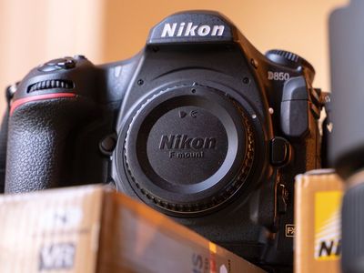 Nikon D850 DSLR Body – 40K Shutter – Box + Charger Included – Excellent Condition
