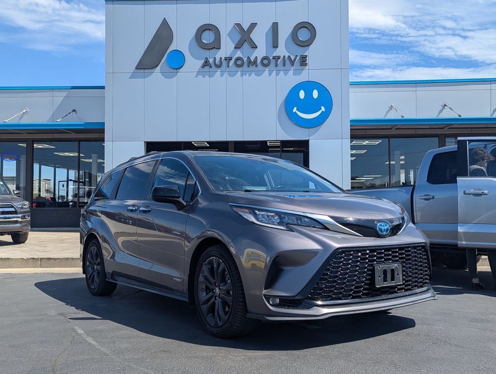 2021 Toyota Sienna XSE 7-Passenger