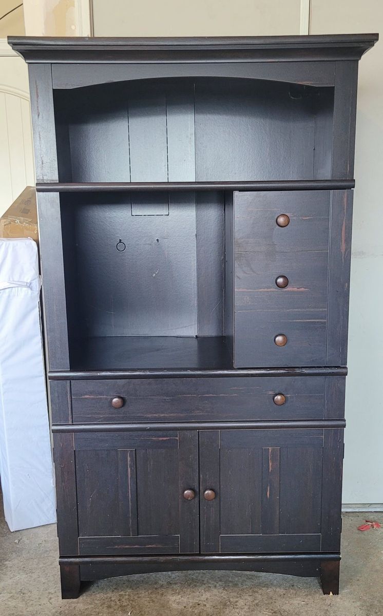 Computer or Curio Cabinet/Hutch