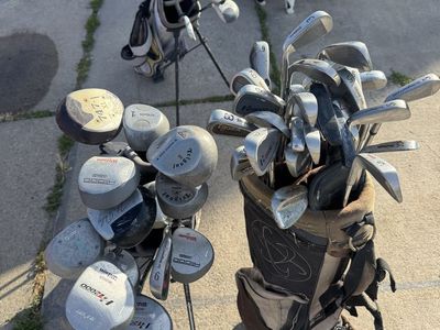 GOLF CLUBS lot of clubs & balls