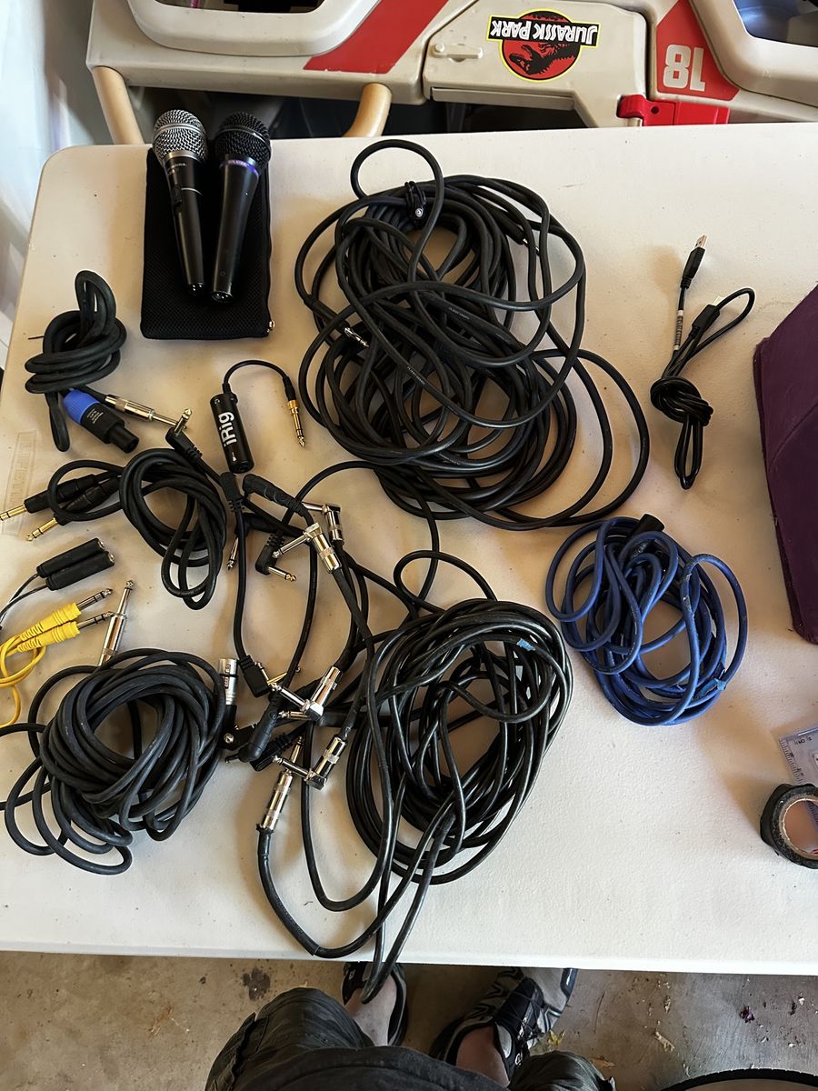 Instrument Cables, iRig, 2 Mics, XLR Cables, Patch Cables