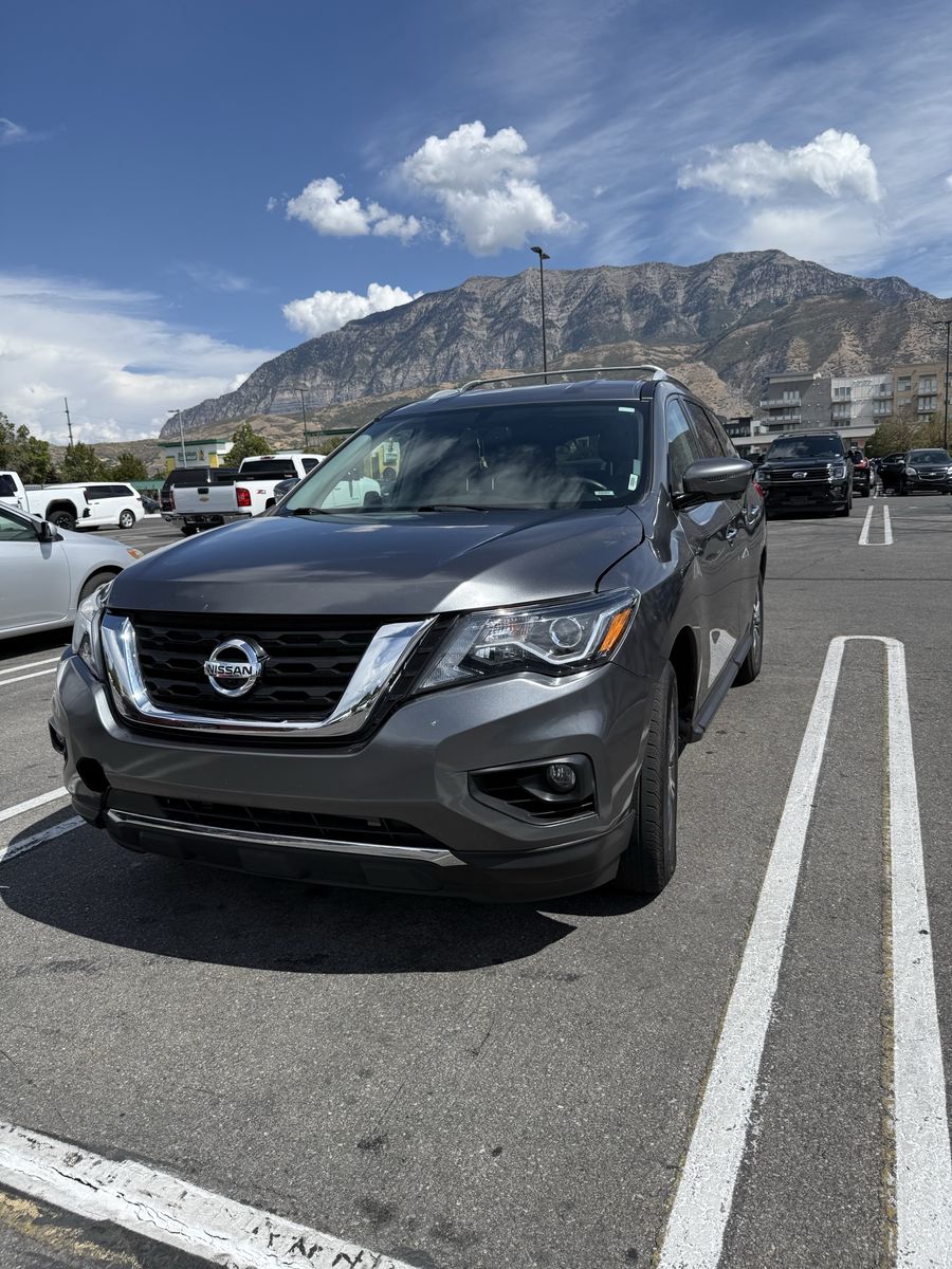 2020 Nissan Pathfinder SL