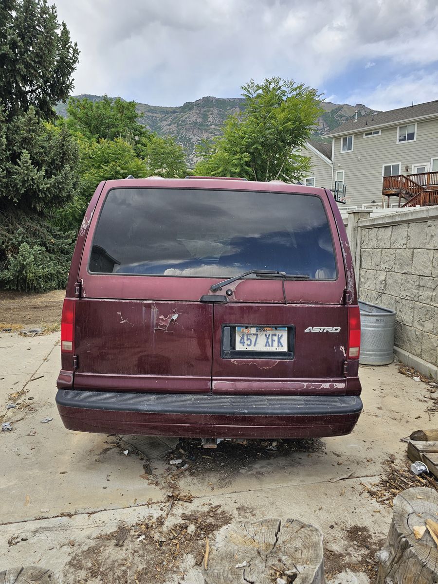 2000 Chevrolet Astro Van LT