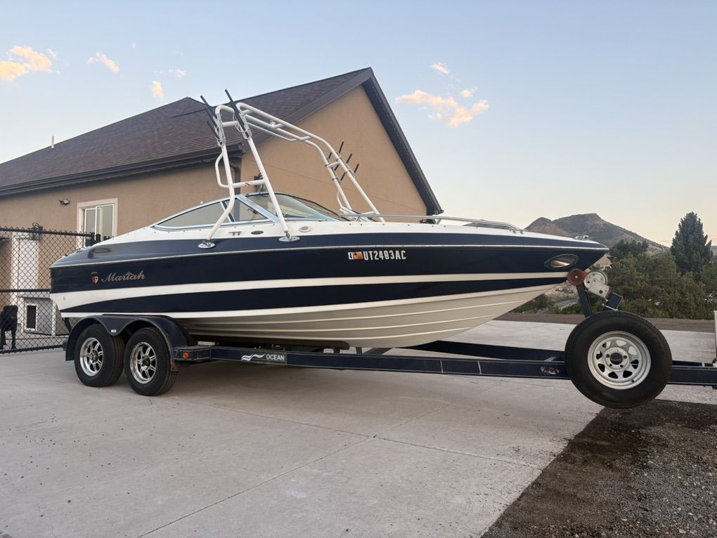 2000 Mariah Z202 20ft