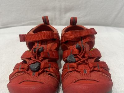 Keen toddler, size 10 red slim style, hiking sandals