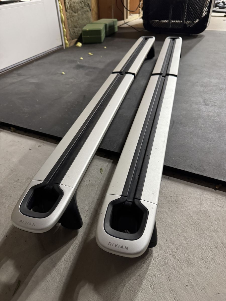 Rivian R1T OEM Crossbars Roof Racks Silver