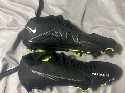 Men’s Nike Mercurial air zoom cleats size US 10.5