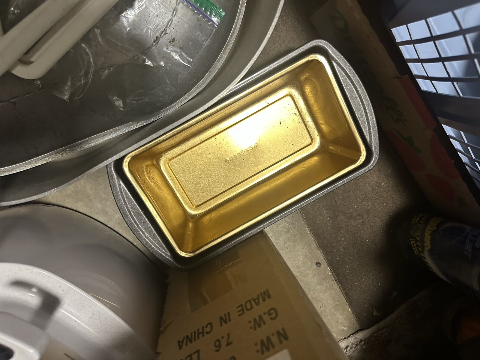 Metal Loaf Pan Bakeware and no stick bread loaf