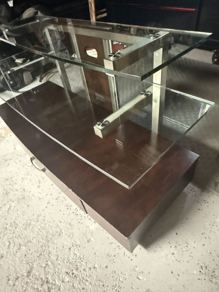 Main image 5