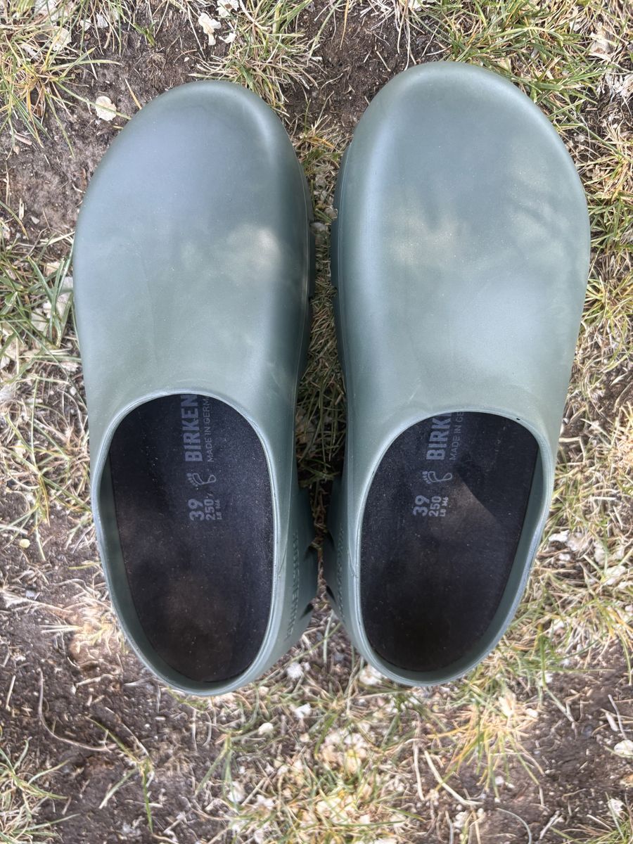 Birkenstock Boston EVA Clogs - Olive Green - Unisex Size EU 39 (W 8 / M 6) - Lightweight & Waterproof