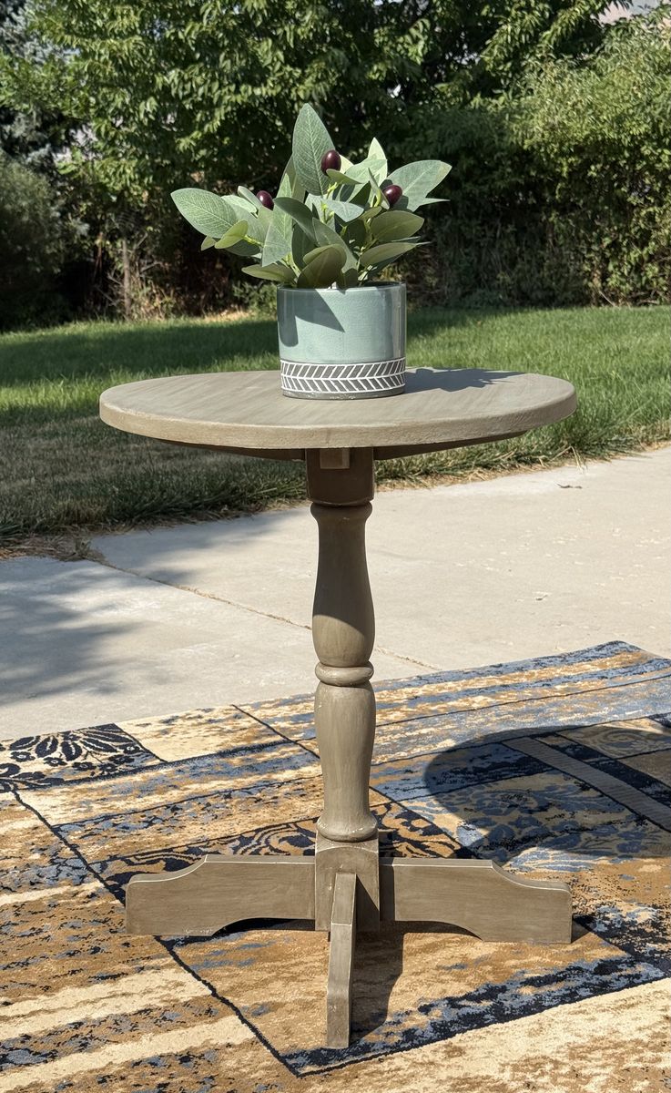 Small table or end table