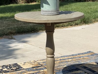 Small table or end table