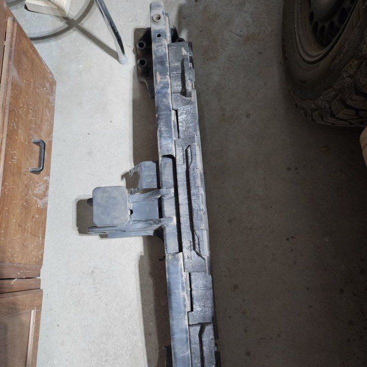 hitch from gen 1 2008 porsche cayenne gts. FREE