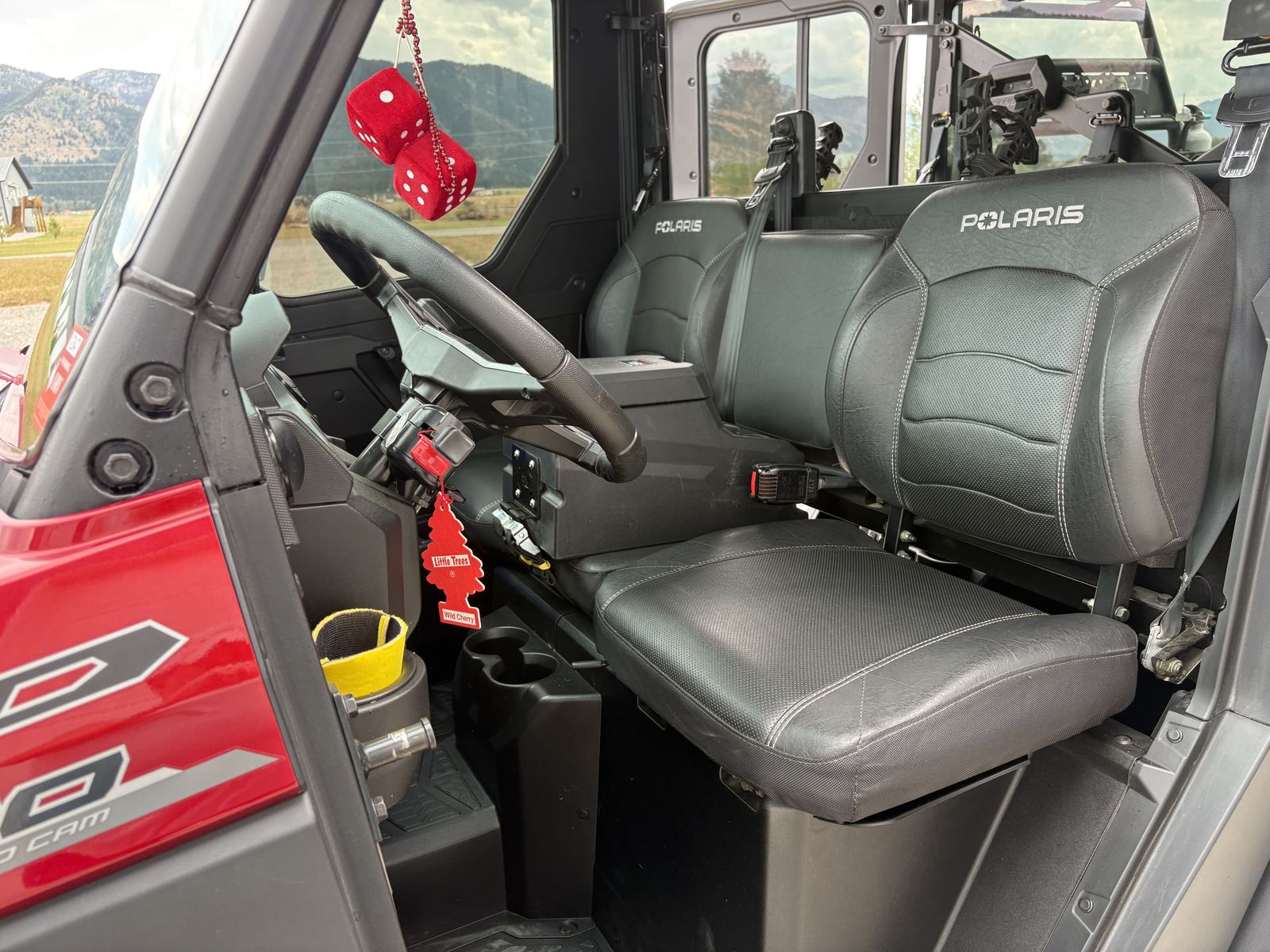 Main image 7
