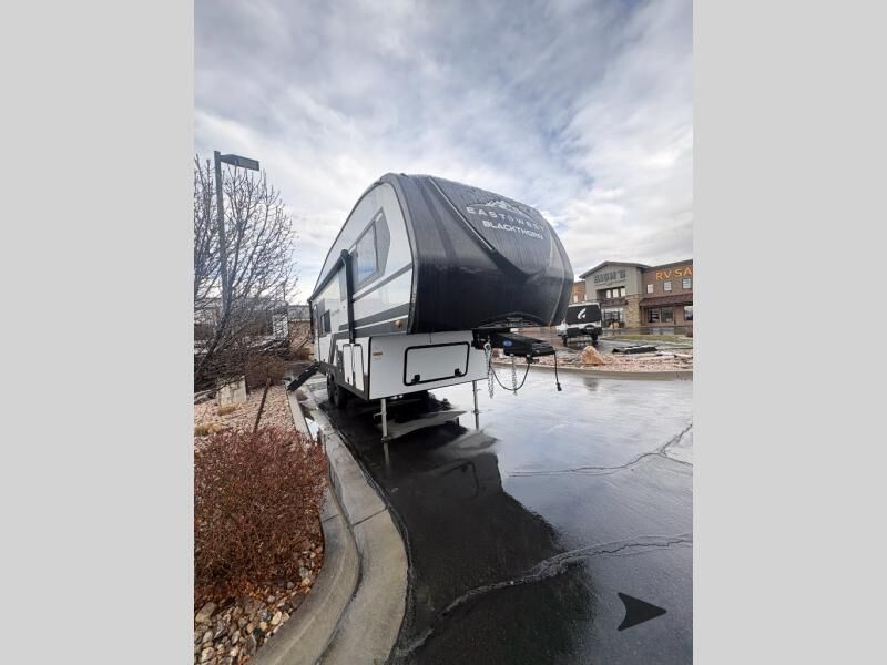 2025 EAST TO WEST Blackthorn 22RK