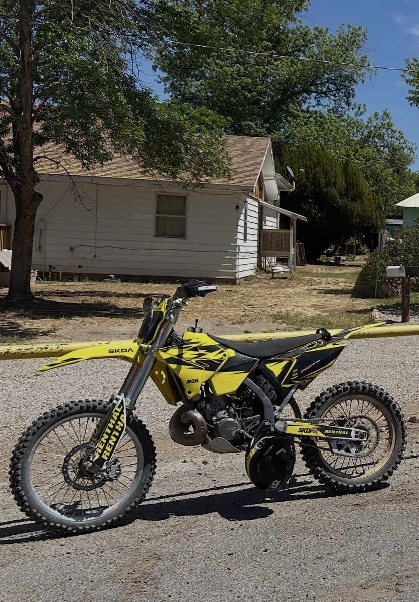 2001 Suzuki RM250 Dirt Bike - 2-Stroke